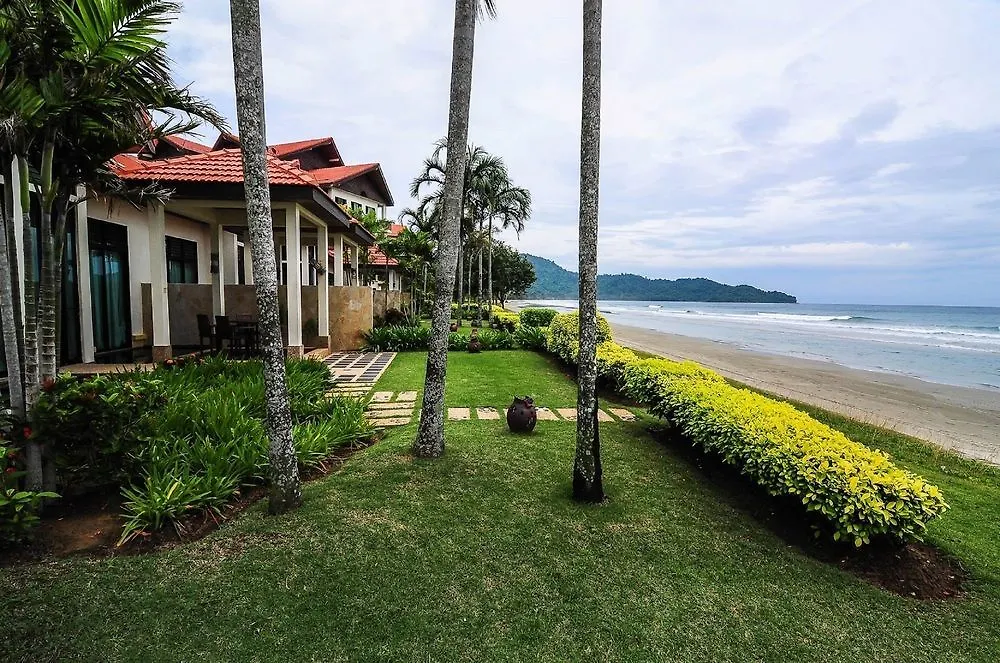 Borneo Beach Villa & Suite Kota Kinabalu 4*,