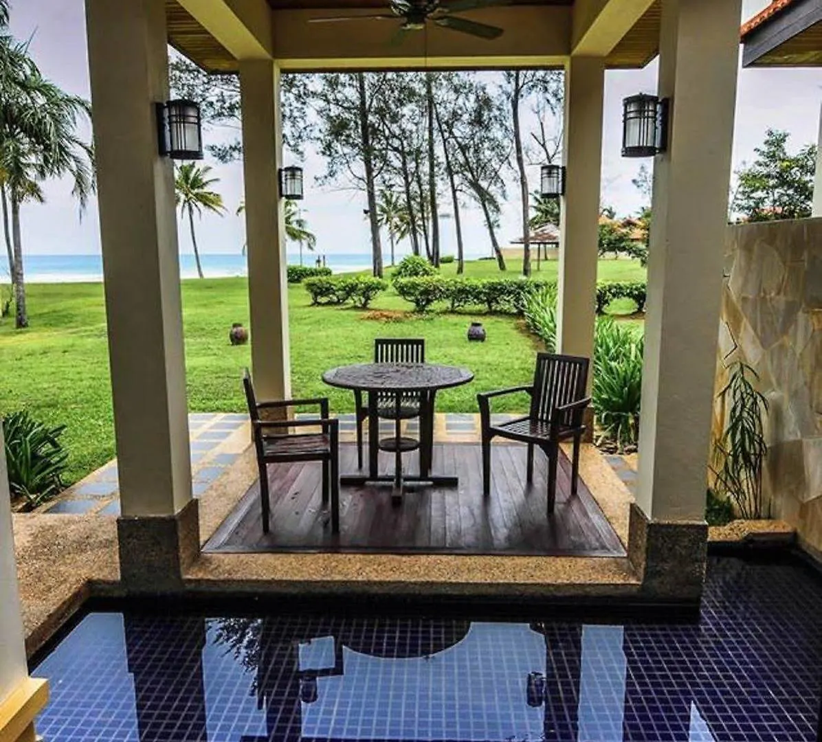 Borneo Beach Villa & Suite Kota Kinabalu Semesteranläggning (resort)