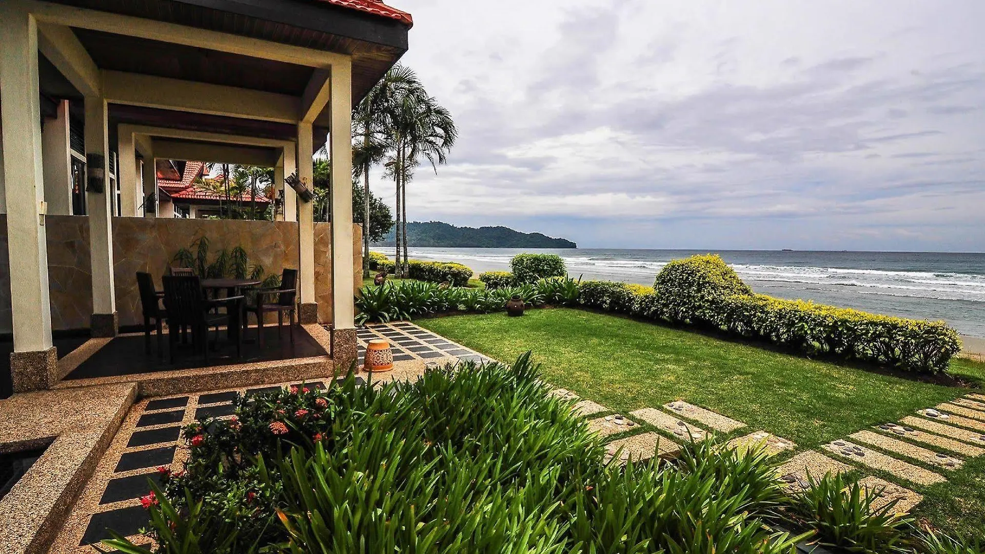 **** Semesteranläggning (resort) Borneo Beach Villa & Suite Kota Kinabalu Malaysia